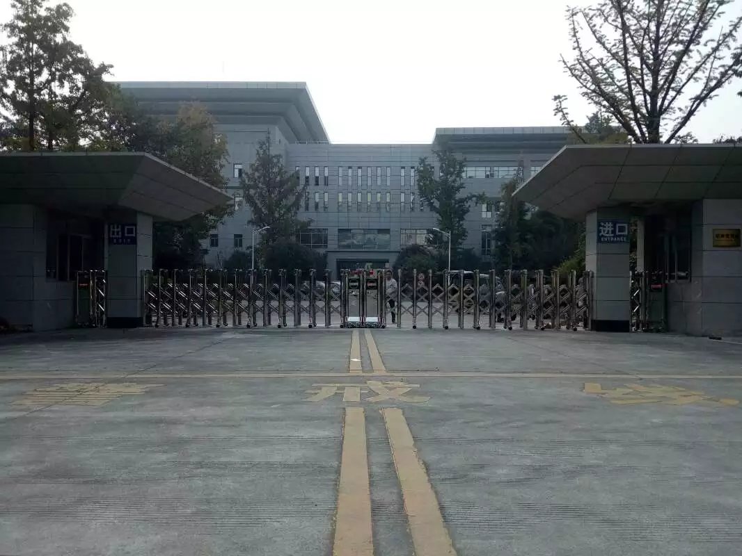 深圳盐田区深圳盐田区四川消防总队伸缩门